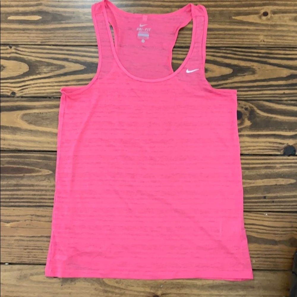 Pink Nike tank size Small‎